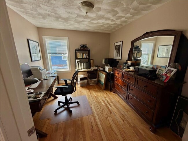 Building Photo - 6 Wilson St