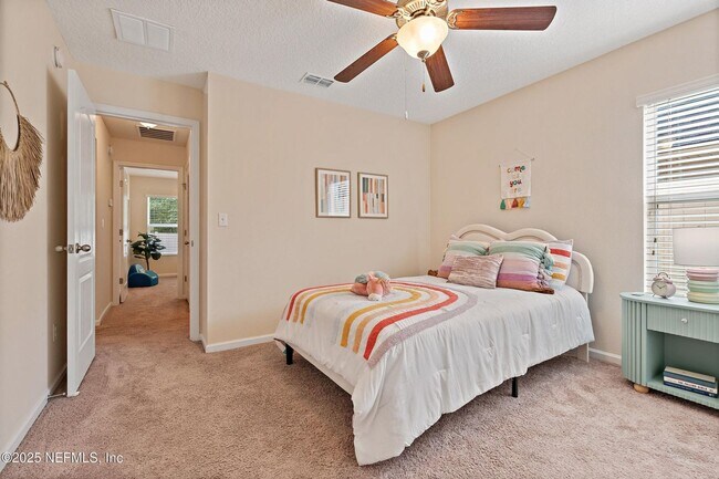 Building Photo - Cedarbrook Community Beauty, Holiday Gem, Available Now!