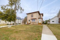 Building Photo - 138/140 Martin St