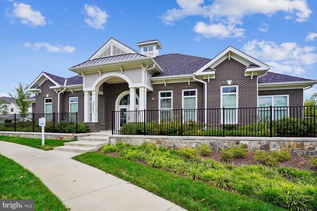 Building Photo - 13950 Estuary Dr