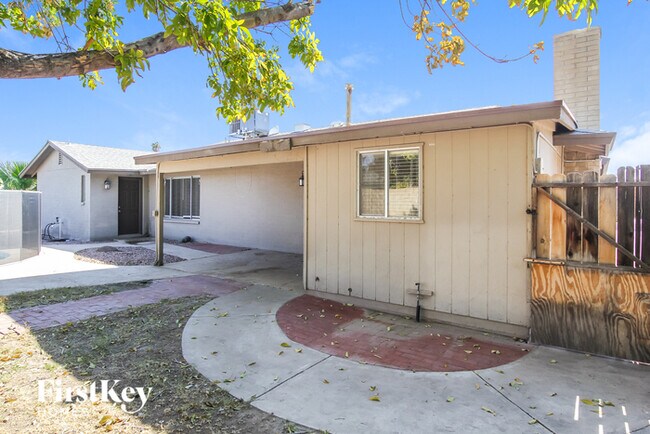 Building Photo - 3636 W Ironwood Dr