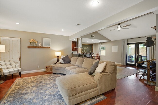 Building Photo - 10710 Overbrook Ln