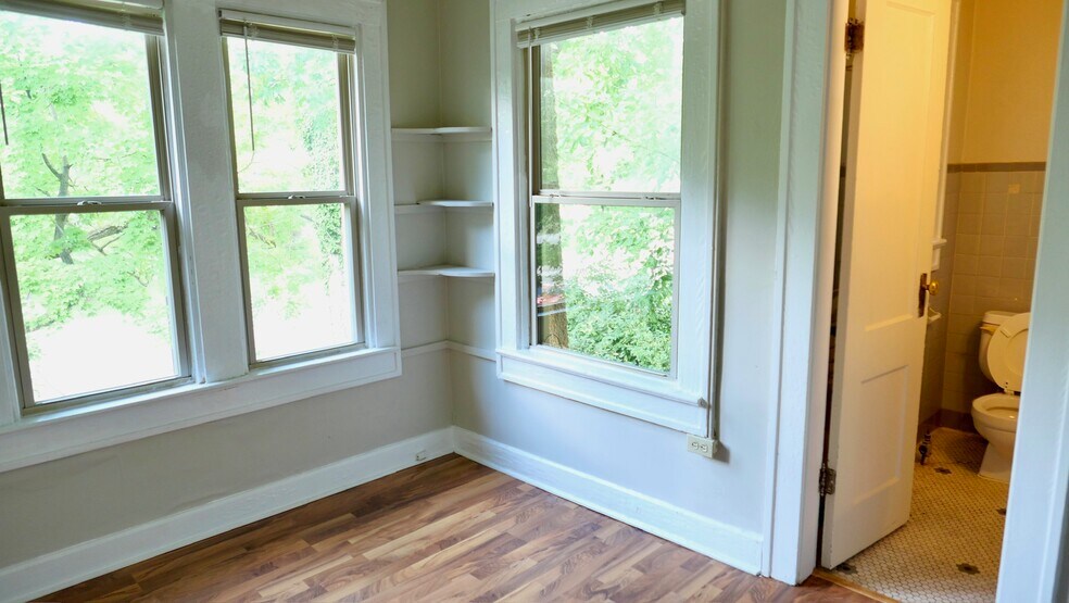 Bedroom - 4901 Washington Blvd