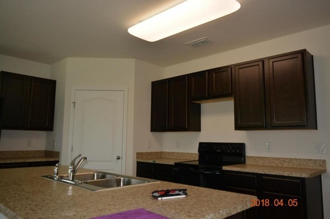Building Photo - 4206 Roberta Dr