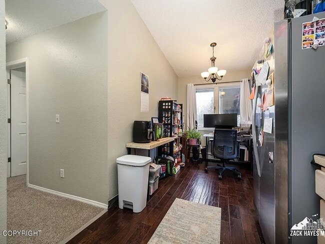 Building Photo - Charming 2-Bedroom Condo for Rent in East ...