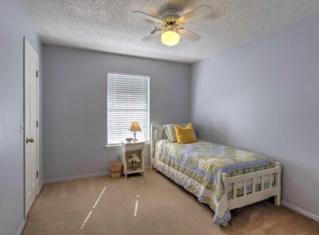 Building Photo - 4009 E 88th St