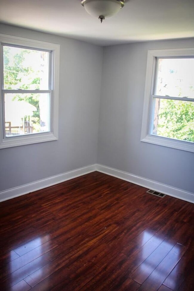 Building Photo - Stunning 3-Bedroom Home with Modern Amenities in a Prime Neighborhood!