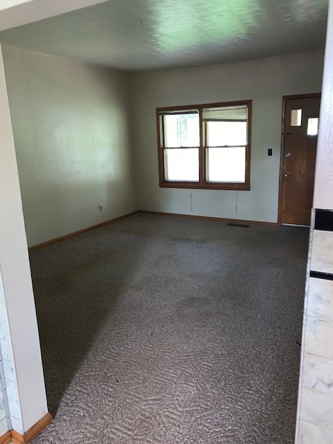 Building Photo - 333 Niagara St