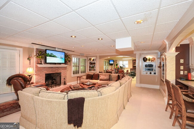 Building Photo - 1640 Lazy River Ln