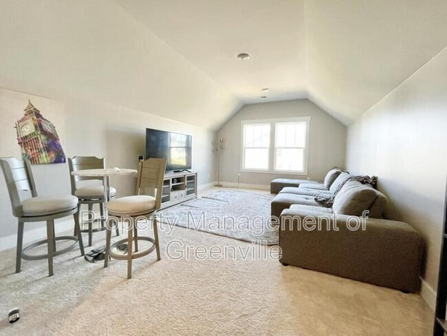 Building Photo - 501 Robinwood Pl