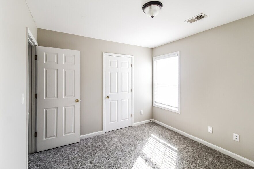 Building Photo - 854 Langley View Ct