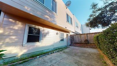 Building Photo - 2059 20th Ave