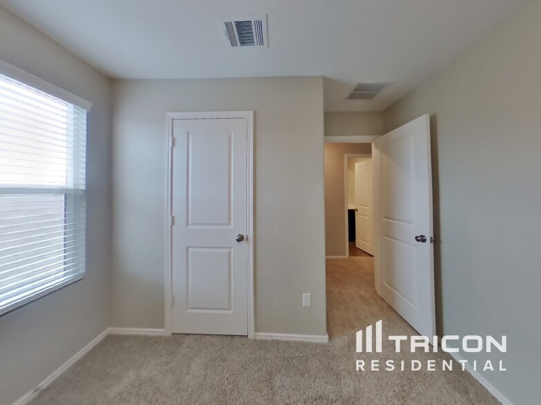 Building Photo - 1222 Cattail Ln