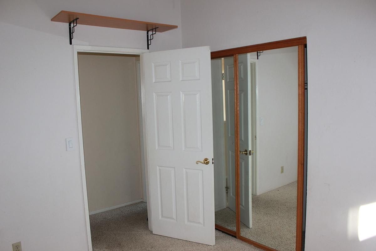 Building Photo - 28620 Avocado Pl