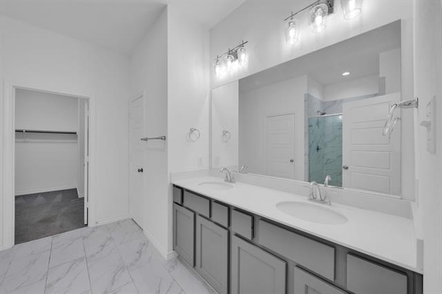 Building Photo - 2825 Stanley Ave