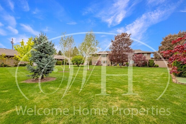 Building Photo - Great 2 Bedroom Condo with Storage and Out...