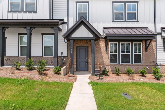 Building Photo - 302 Silver Fleet Dr
