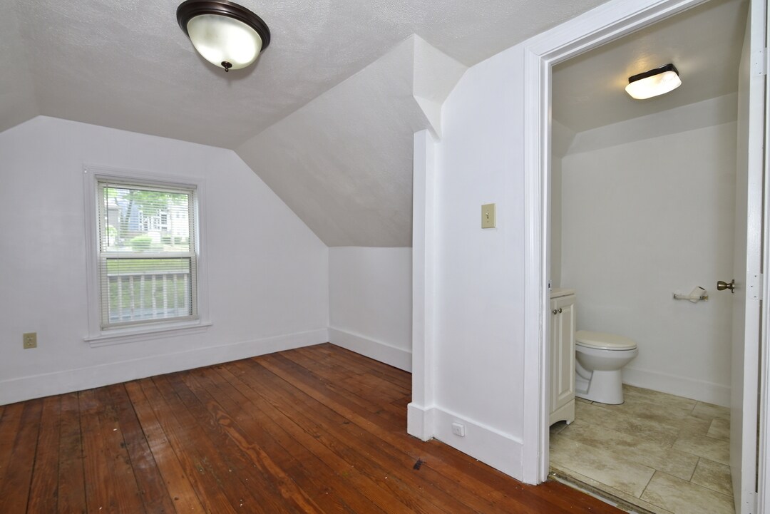 Building Photo - 43 Rosseter St