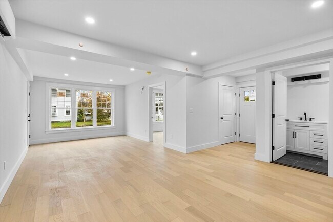 Building Photo - 20 Orne St