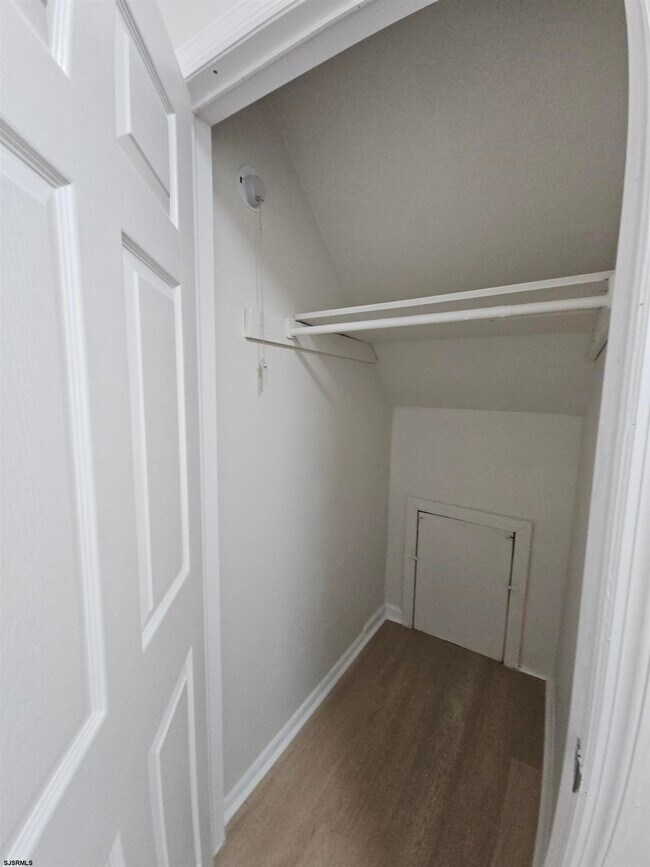 Building Photo - 2201 Murray Ave