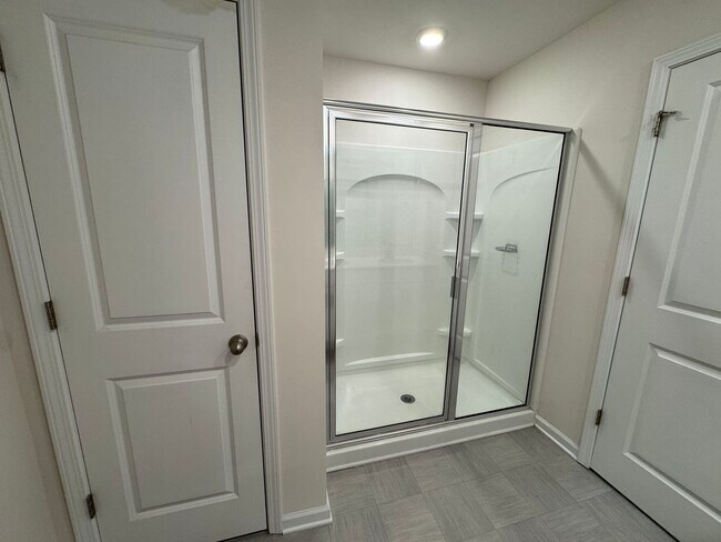 Building Photo - Move-in Ready with **Move-in Special** $25...