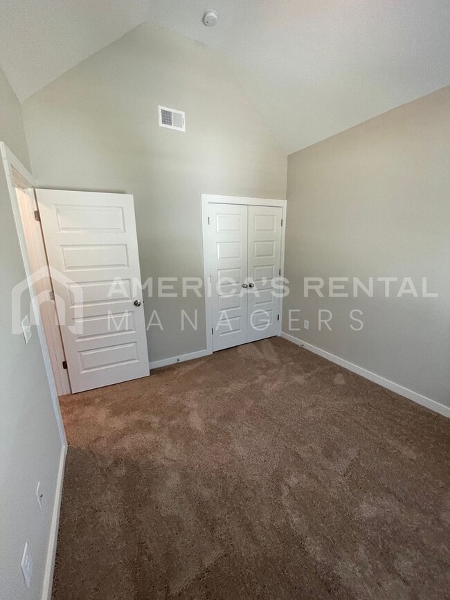 Building Photo - 286 Shiloh Creek Dr