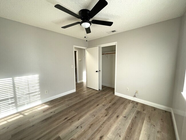 Building Photo - 8101 Jacaranda Ave