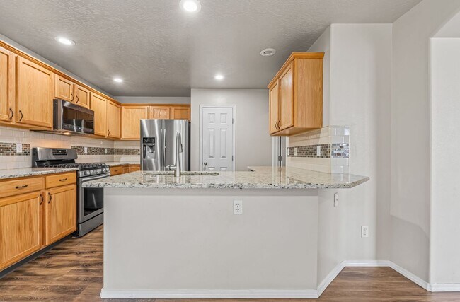 Building Photo - Prime SE Boise 3bd/2.5ba Home!