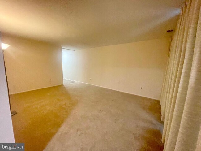 Building Photo - 8493 Greenbelt Rd