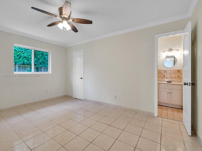 Building Photo - 1430 SW 102nd Ct