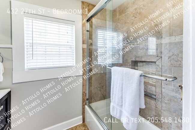 Building Photo - 432 27th St