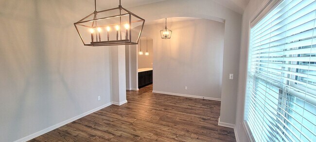 Building Photo - 844 Hedgefield Way