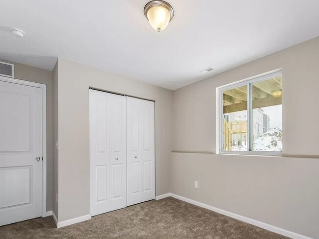 Building Photo - Beautiful Neighborhood with Newer Home for Lease