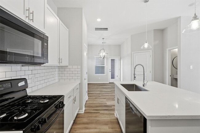 Building Photo - 9912 A Clark Rd