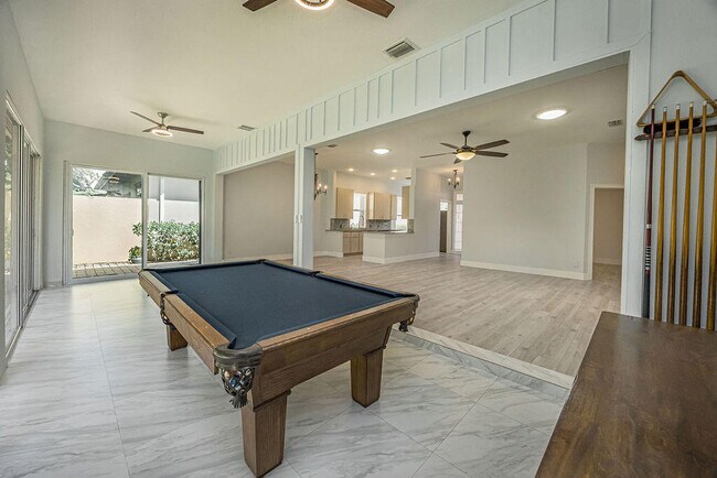 Building Photo - 8593 Wakefield Dr