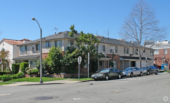 Primary Photo - 9428-9430 Charleville Blvd