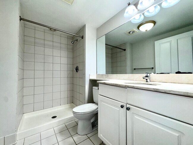 Building Photo - 4 Bishop St