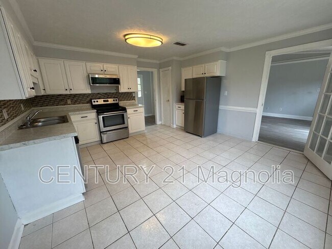 Building Photo - 3346 Ravenwood Dr