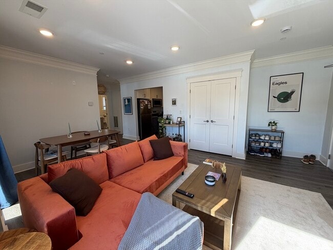 Building Photo - 17 Hennery Wy