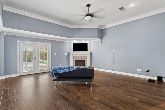 Building Photo - 685 Winchester Dr