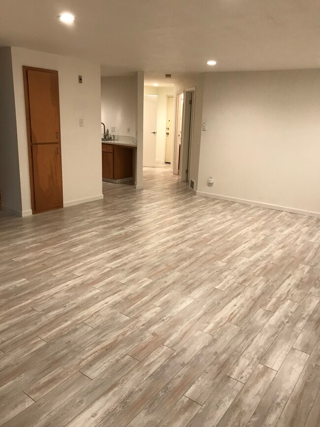 Dinning room - 8218 126th Ave NE