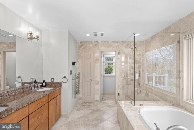 Building Photo - 19451 Youngs Cliff Rd