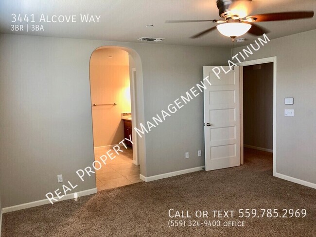 Building Photo - $2,295 DeWolf & Shepherd, 3 Bedroom + offi...