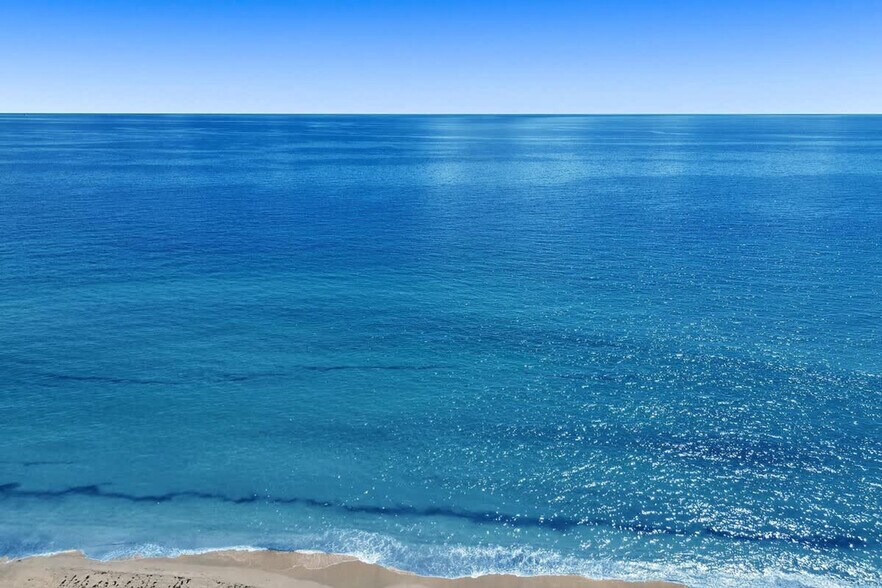 Building Photo - 335 Desoto St