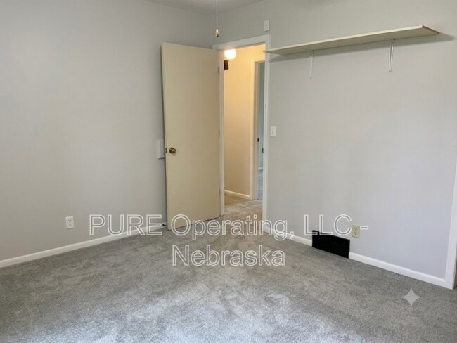 Building Photo - 15229 Y St
