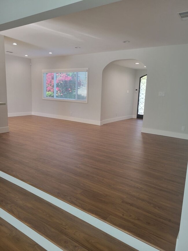 Building Photo - Namm Properties