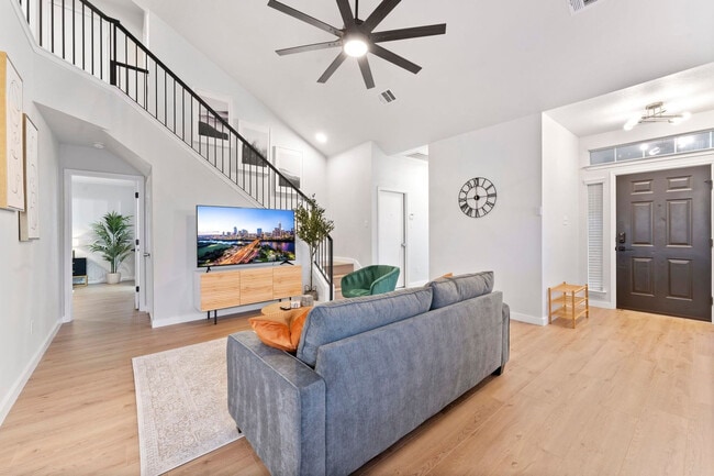 Building Photo - 313 Sweet Leaf Ln