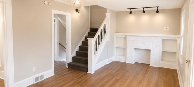 Building Photo - Charming 3 Bed / 2 Bath Single-Family Home in Barberton