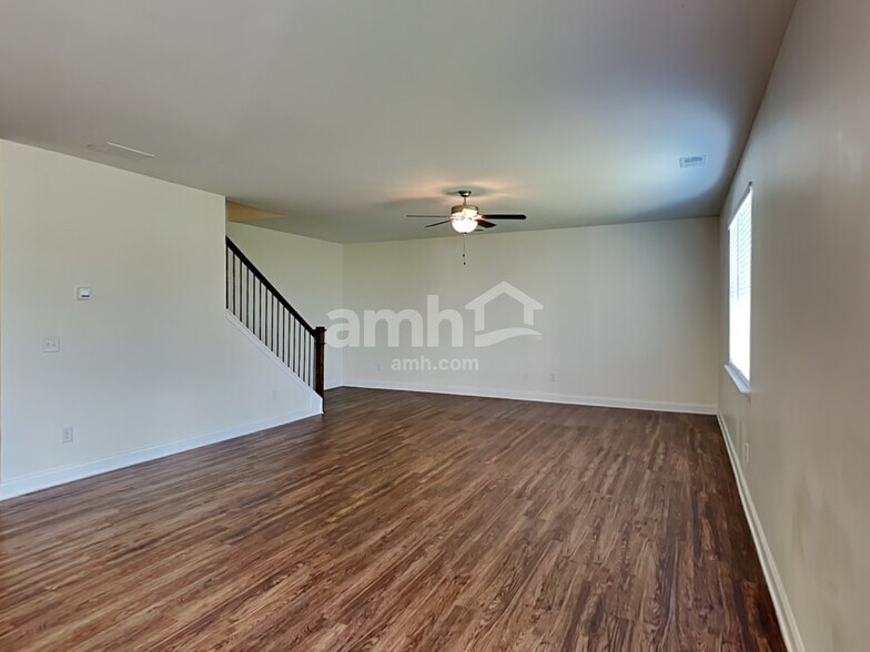 Building Photo - 5150 Smithbriar Dr