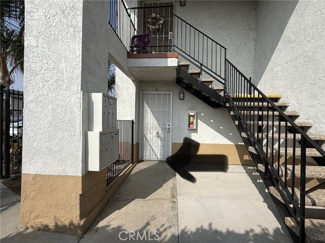 Building Photo - 6082 Fullerton Ave